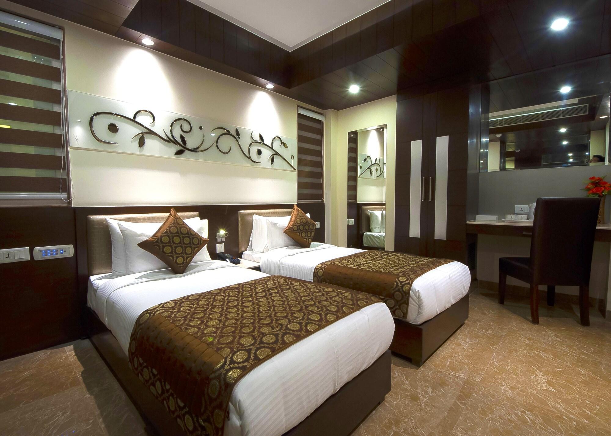 Hotel Golden Grand Дели Экстерьер фото