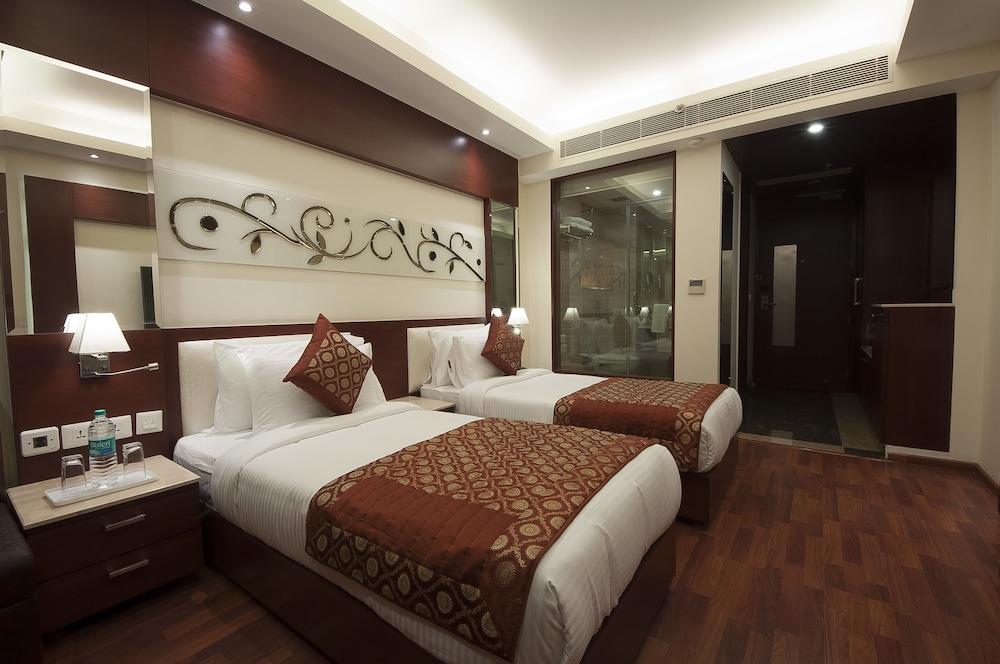 Hotel Golden Grand Дели Экстерьер фото