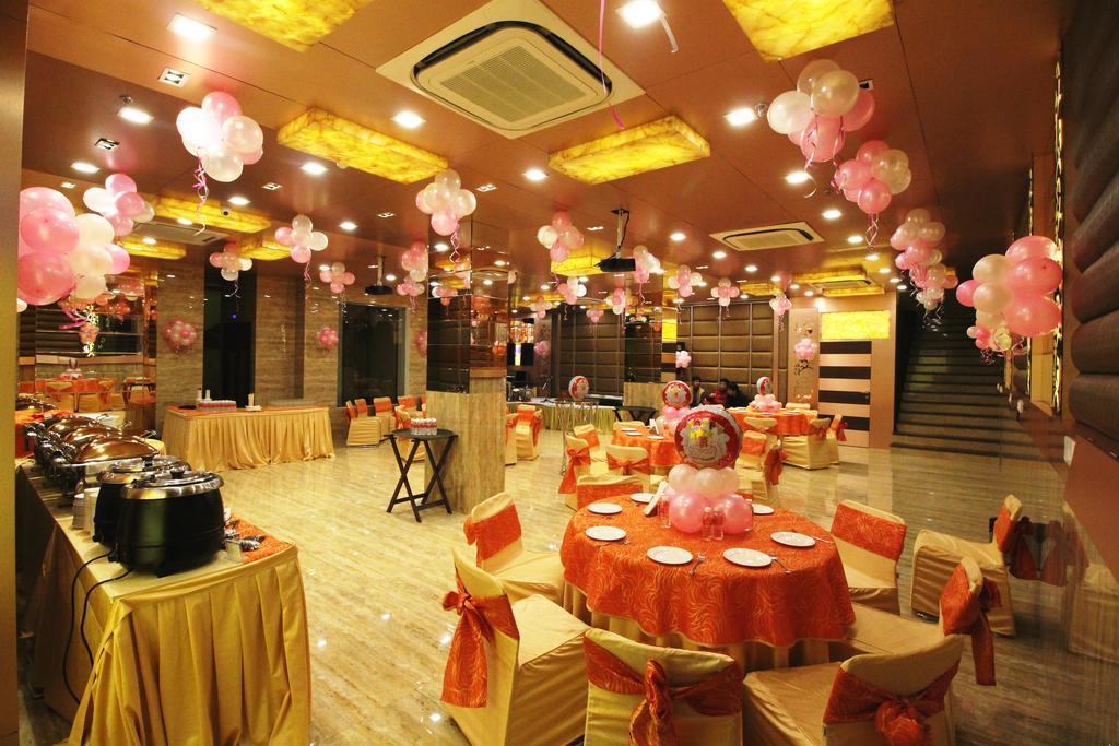 Hotel Golden Grand Дели Экстерьер фото