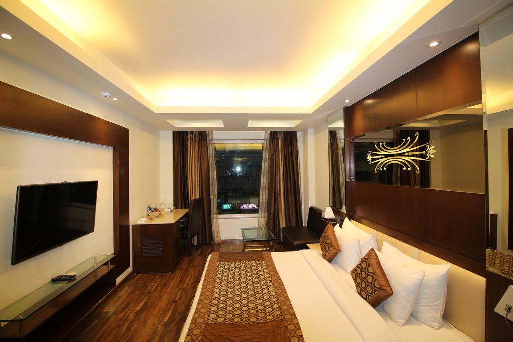 Hotel Golden Grand Дели Экстерьер фото