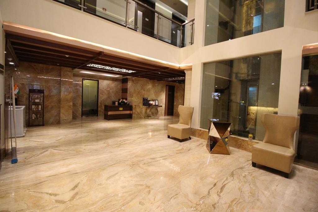 Hotel Golden Grand Дели Экстерьер фото
