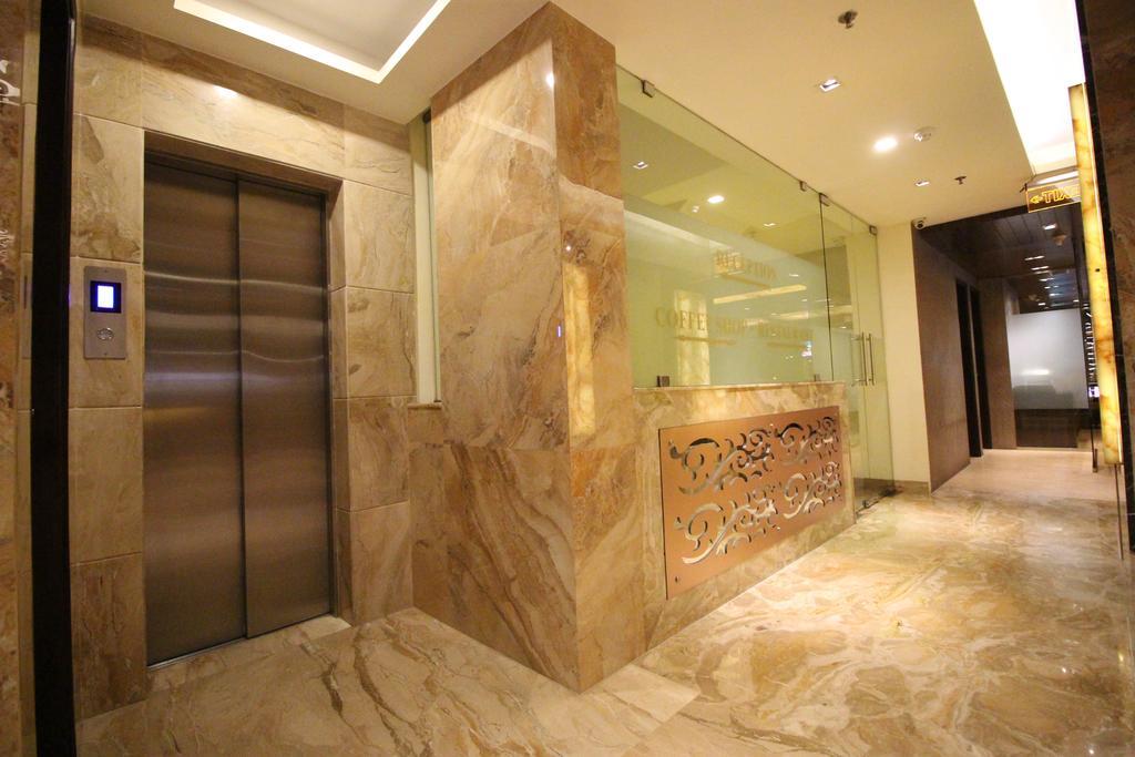 Hotel Golden Grand Дели Экстерьер фото