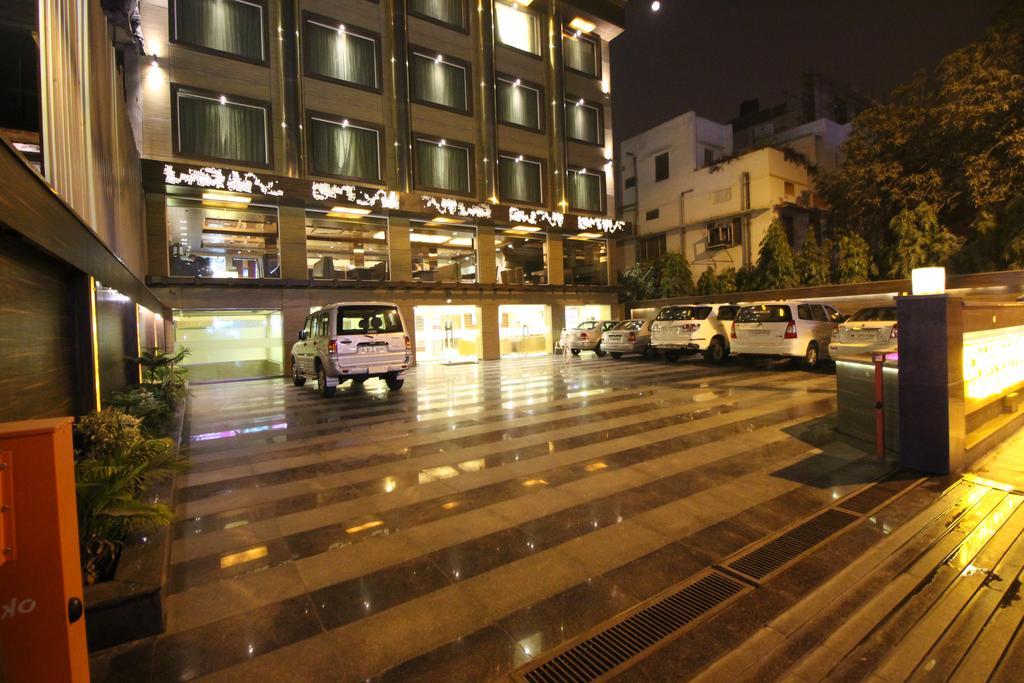 Hotel Golden Grand Дели Экстерьер фото